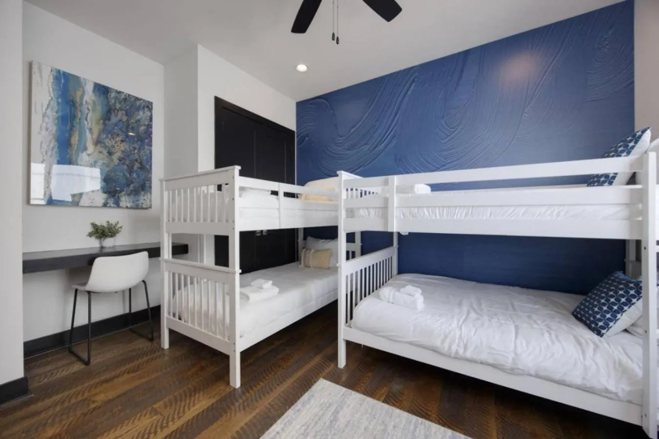 Blue Dreams 4 Bedroom 4.5 Bath With Rooftop Lounge 纳什维尔 度假居