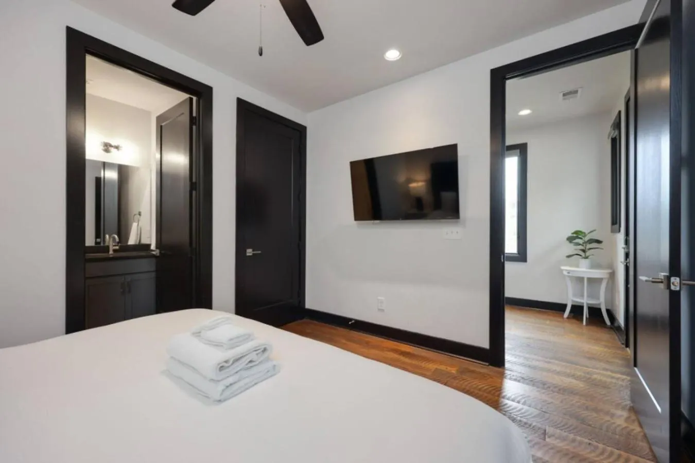 Blue Dreams 4 Bedroom 4.5 Bath With Rooftop Lounge 纳什维尔